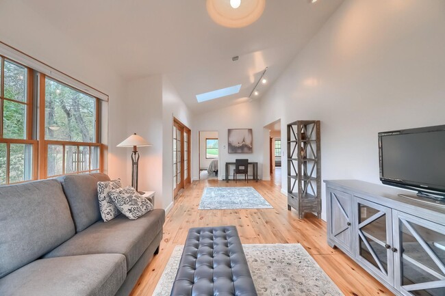 Foto del edificio - Idyllic 3 BDR Farmhouse in Boulder