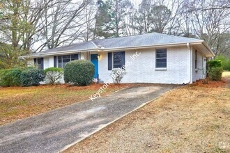 Building Photo - 4624 Wesley Dr