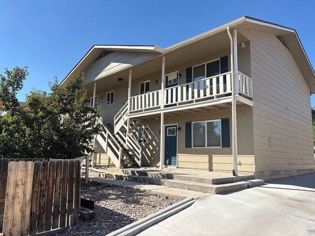 Cozy 2BR First-Floor Unit in Colorado Spri... - Cozy 2BR First-Floor Unit in Colorado Spri... House