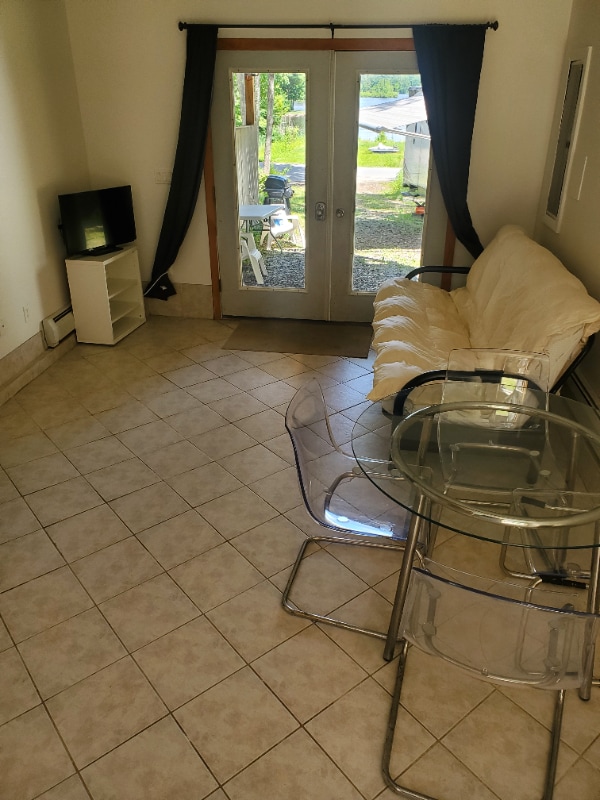 Foto del edificio - 300 Camelot Shore Dr