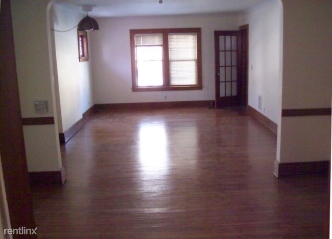 Foto del edificio - 3 br, 2 bath House - 83 Raleigh St