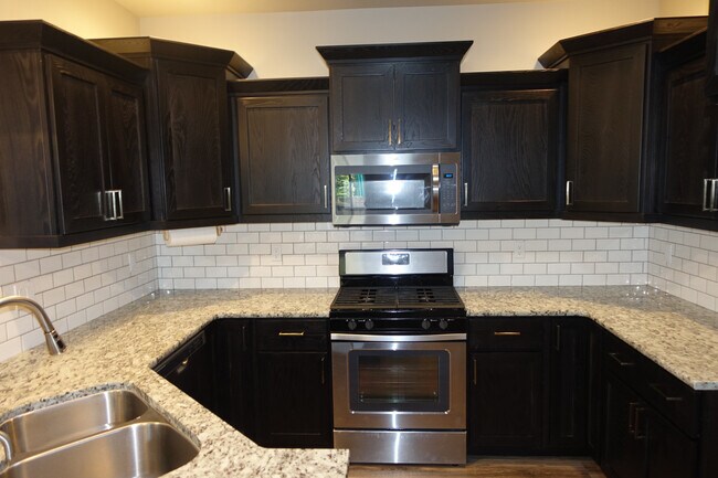 Foto del edificio - 3-Bedroom Home in Very Private Quiet Setting