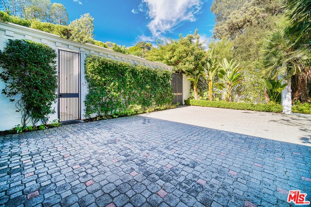 Building Photo - 1101 Loma Vista Dr