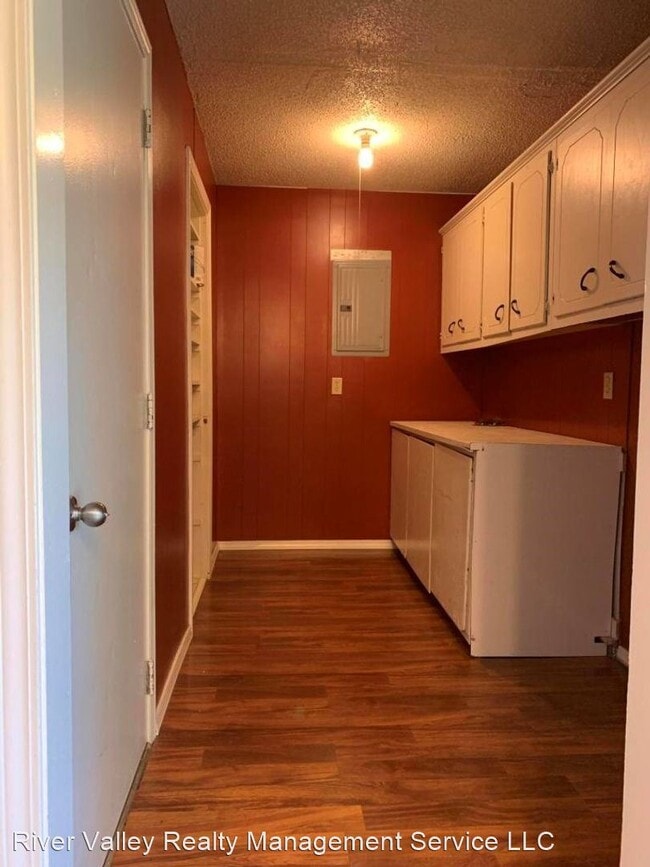 Building Photo - 3 br, 2 bath House - 1101 Muskogee