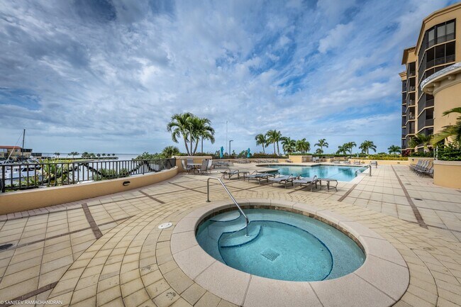 Foto del edificio - 3313 Sunset Key Cir