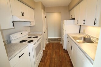Building Photo - 1018 Blue Ridge Dr