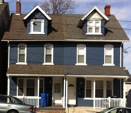 Building Photo - 452 Carlton Ave