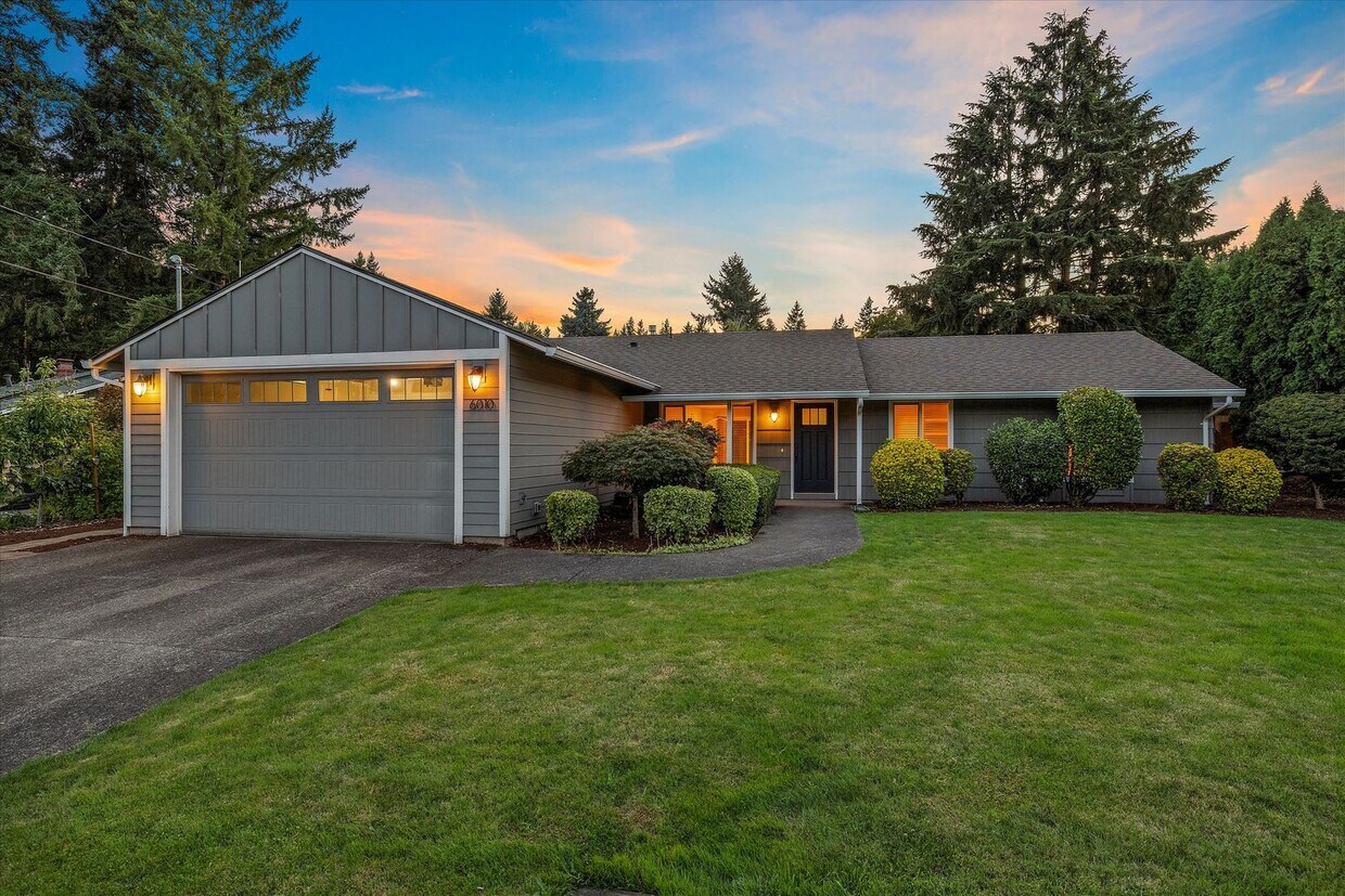Primary Photo - Live in One of Lake Oswego's Most Convenie...