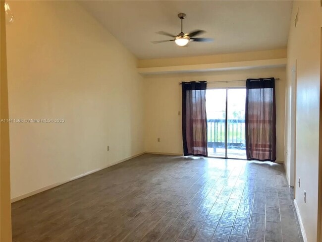 Foto del edificio - 485 SW 113th Way