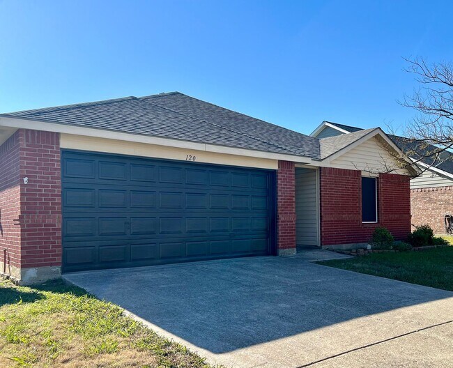 Building Photo - Maned