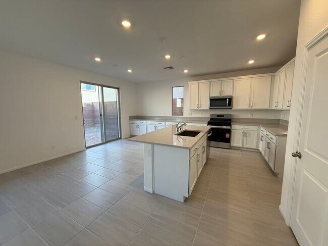 Foto del edificio - Welcome to this newly built 3-bedroom, 2.5-bathroom home