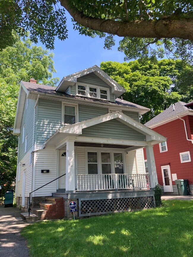 Foto del edificio - 70 Nellis Park