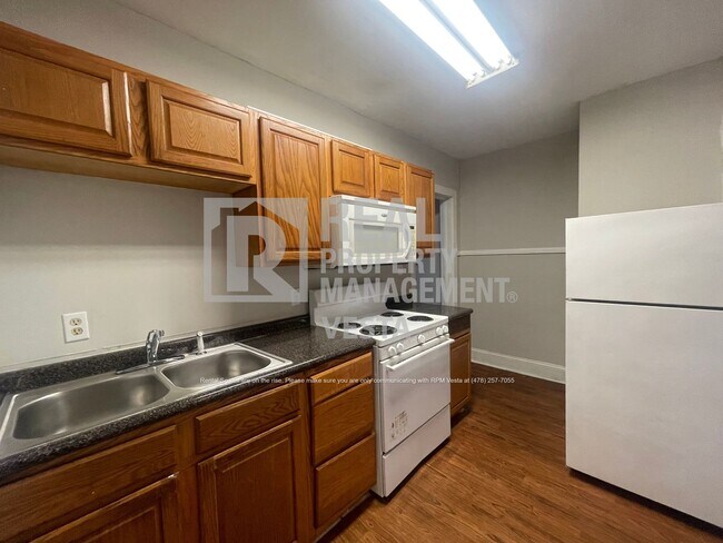 Foto del edificio - Charming Two Bedroom Home