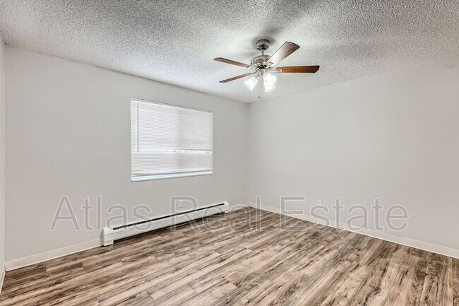 Foto del edificio - 4510 W St Clair Pl
