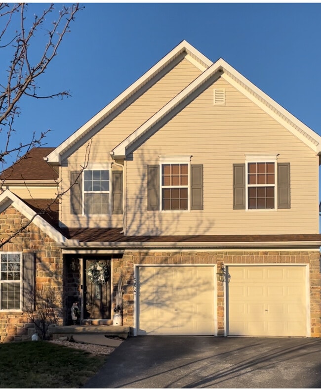 Building Photo - 585 Thomas Armor Dr