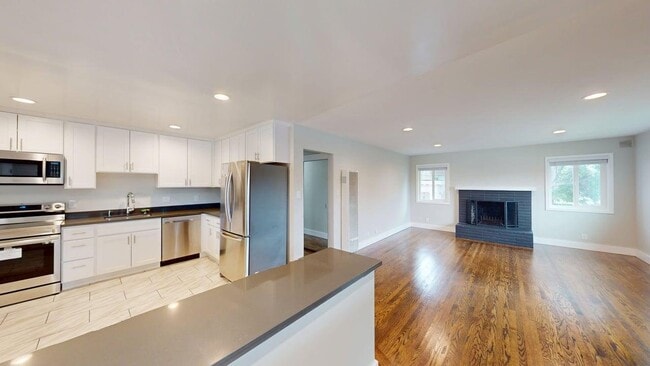 Photo - 2060 Santa Clara Ave (Alameda, CA) Apartment