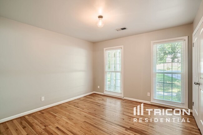 Building Photo - 5547 Stoneybrook Ct SE