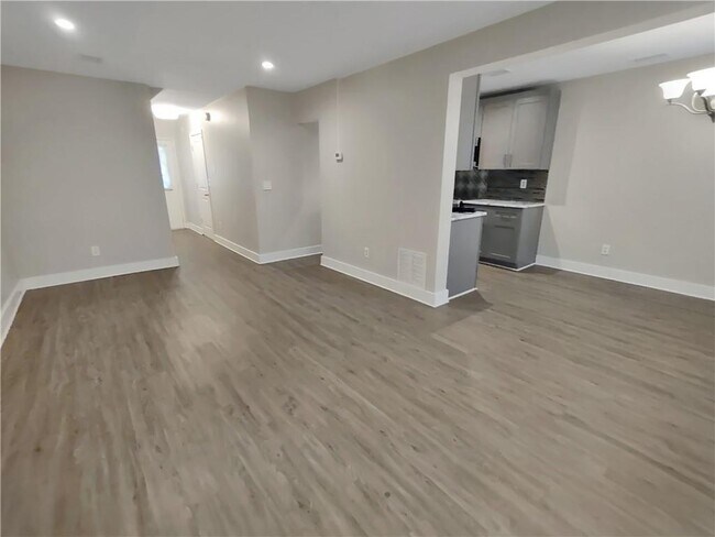 Foto del edificio - 3204 Pine Tree Trail