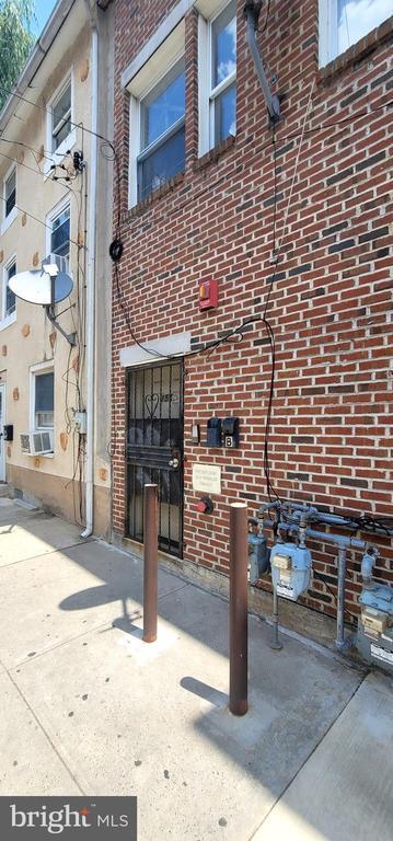 Building Photo - 1501 N 4th St