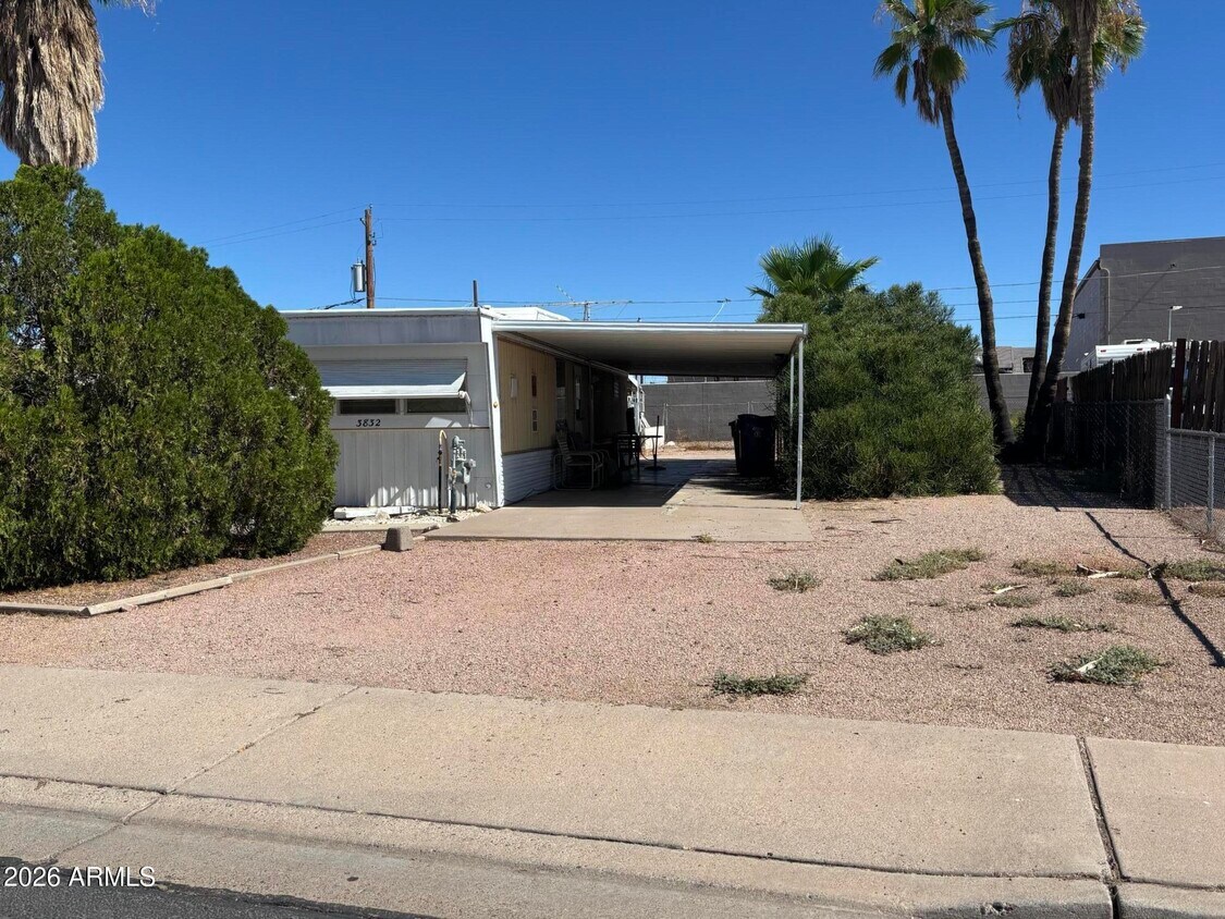 Building Photo - 3832 E Alder Ave