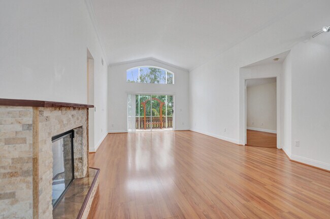 Foto del edificio - 6817 Barnwell Dr