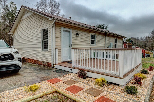 Foto del edificio - 334 Pine Ave