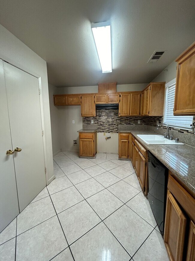 Building Photo - COMING SOON!!  Step into your new residenc...