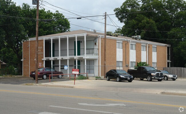 Foto del edificio - Villa Del Norte Apartments
