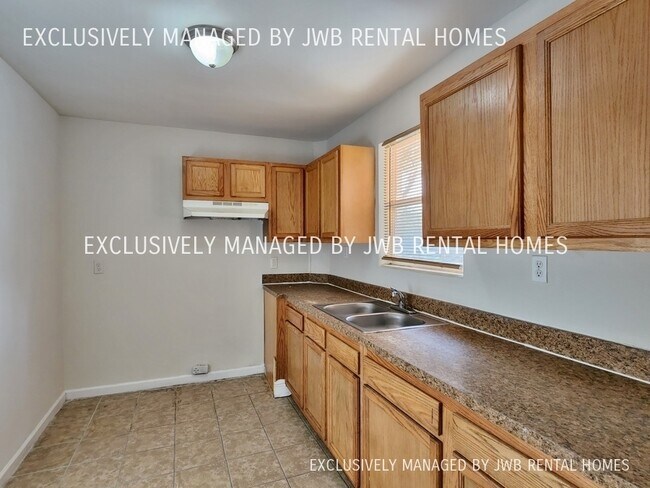 Foto del edificio - 4345 Harlow Blvd