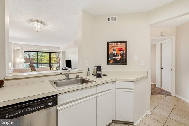 Foto del edificio - 2100 Langston Blvd.