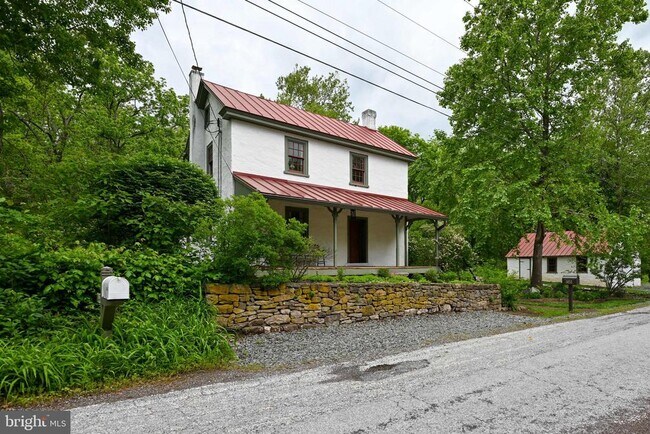 Foto del edificio - 1451 Old Ridge Rd