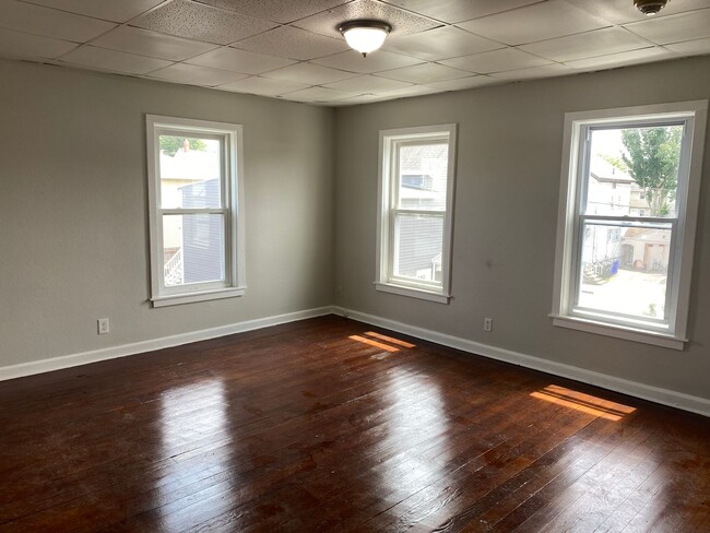 Building Photo - 276 4th St