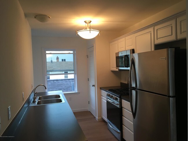 Foto del edificio - 742 Seaview Ave