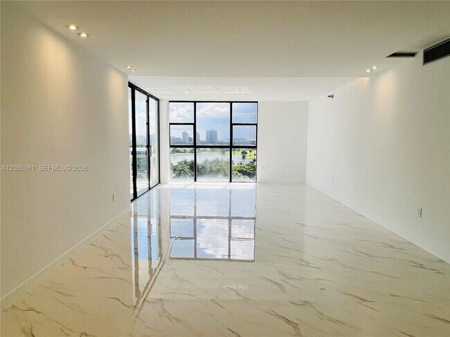 Foto del edificio - 20505 E Country Club Dr