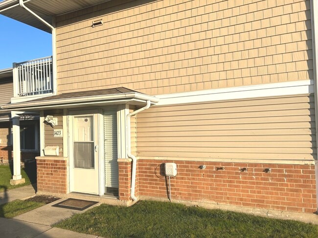 Building Photo - 1423 Fremont Dr