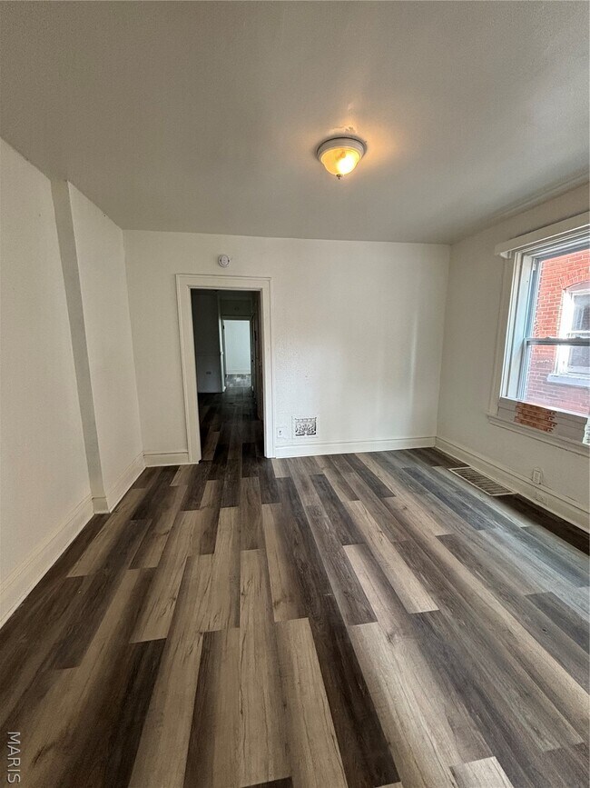 Foto del edificio - 6037 W Florissant Ave