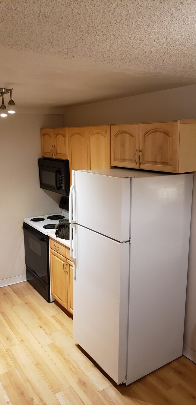 Cocina - 451 Golden Cir