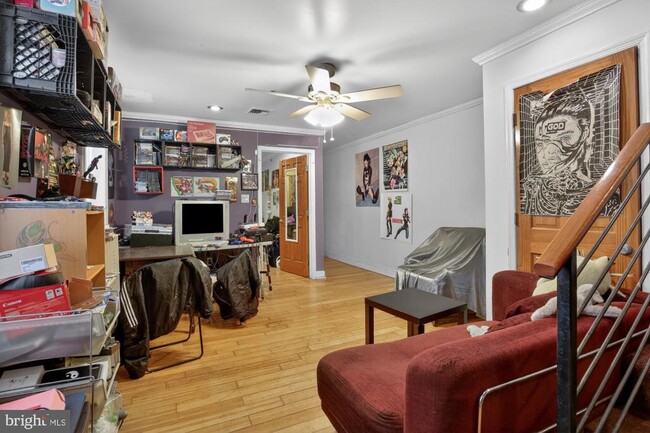 Building Photo - 2026 Ridge Ave