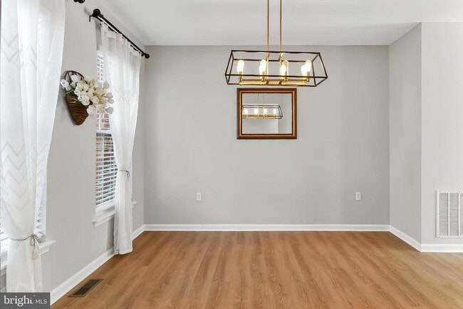 Building Photo - 2410 Dakota Lakes Dr