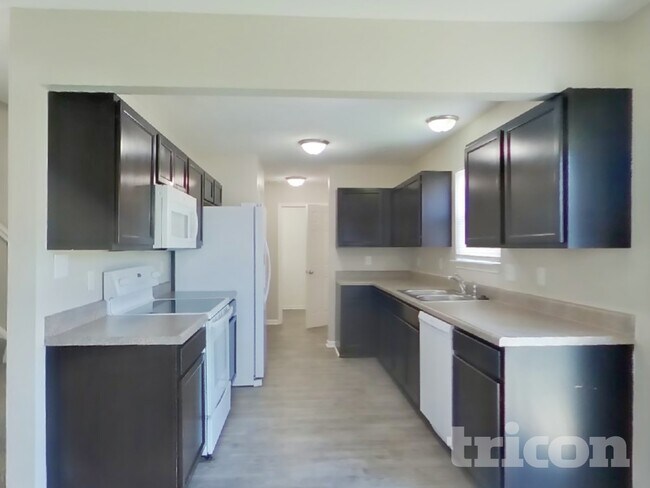 Foto del edificio - 2887 Beethoven Ave