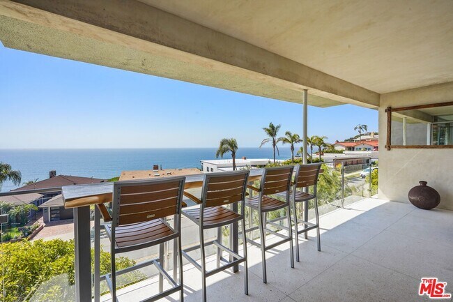 Foto del edificio - 18101 Coastline Dr