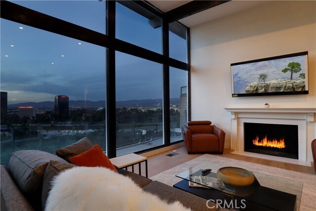 Foto principal - 3323 Ione Dr