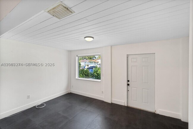 Foto del edificio - 534 NW 50th St