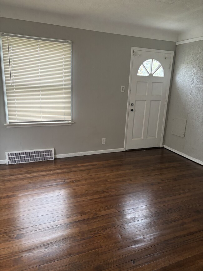 Foto del edificio - 19639 Moross Rd