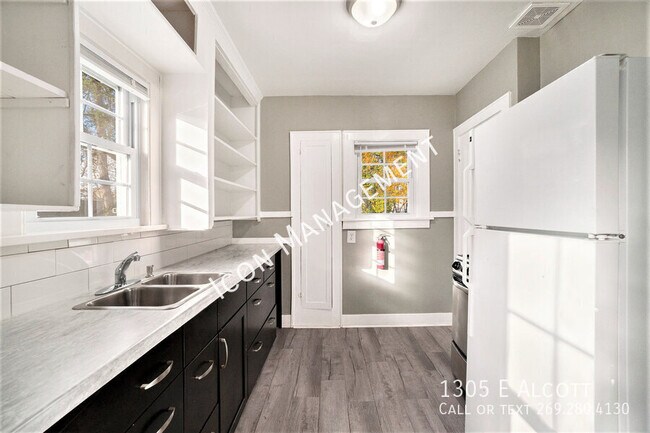 Foto del edificio - 1305 E Alcott-