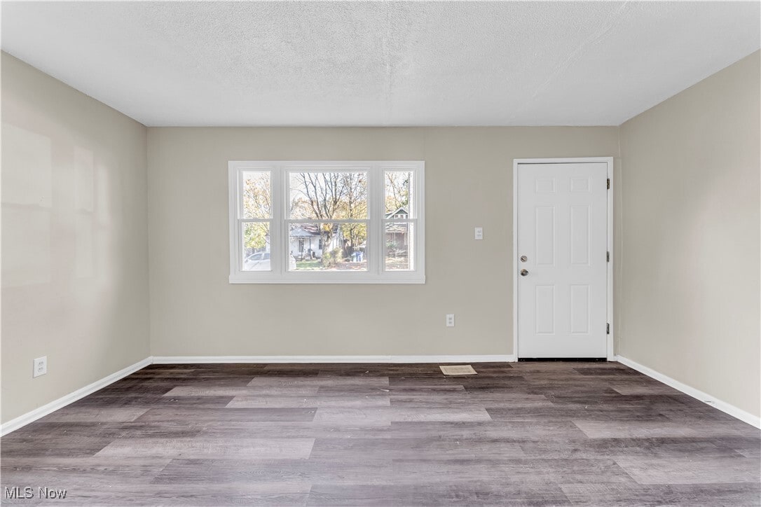 4428 E 142nd St Cleveland, OH 44128 – photo 3