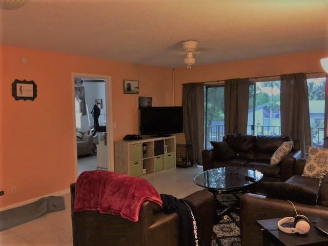 Foto del edificio - 7103 W Sunrise Blvd