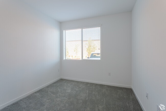 2BR, 1BA - 2A 850 SF Living Area - Crescendo