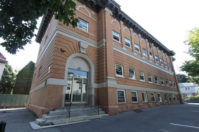 Building Photo - 10 Armington St