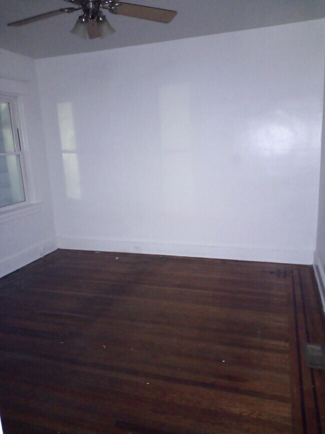 Foto del edificio - Gwynn Oak apt 2